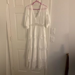 Elegant White Lace Maxi Dress